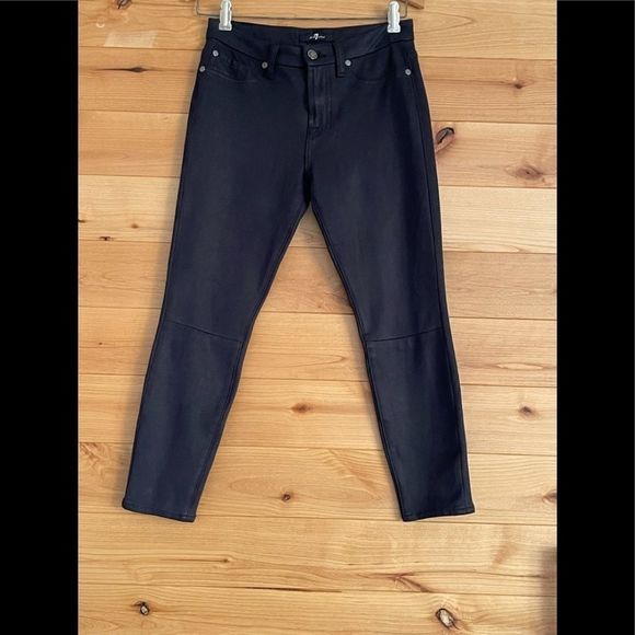 7 For All Mankind ankle cropped black legging with shine - Picture 3 of 10